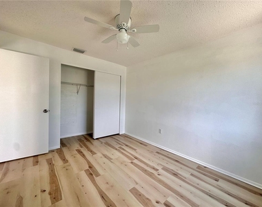 1001 W Marion Avenue - Photo Thumbnail 16