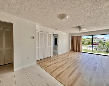 1001 W Marion Avenue - Photo Thumbnail 10