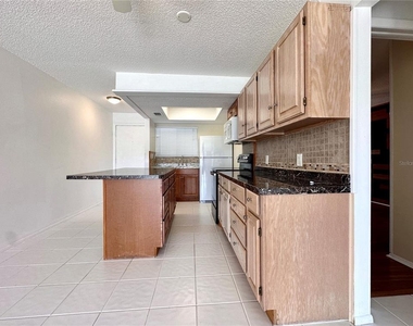 1001 W Marion Avenue - Photo Thumbnail 4