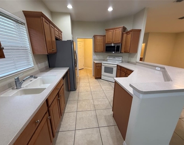 342 Fairway Isles Lane - Photo Thumbnail 7