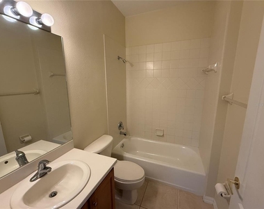 342 Fairway Isles Lane - Photo Thumbnail 16