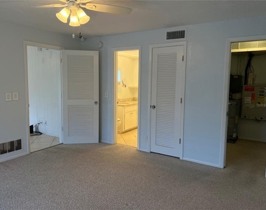 3751 S School Avenue - Photo Thumbnail 5