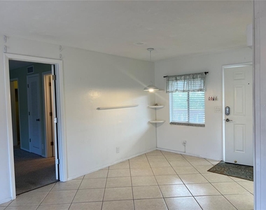 3751 S School Avenue - Photo Thumbnail 7