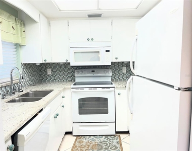 3751 S School Avenue - Photo Thumbnail 12