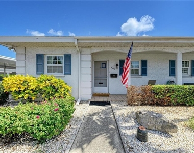 9810 Dorado Avenue - Photo Thumbnail 1