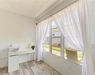 9810 Dorado Avenue - Photo Thumbnail 10