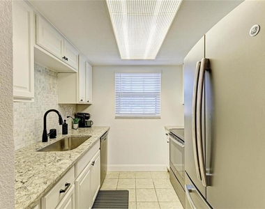 9810 Dorado Avenue - Photo Thumbnail 6