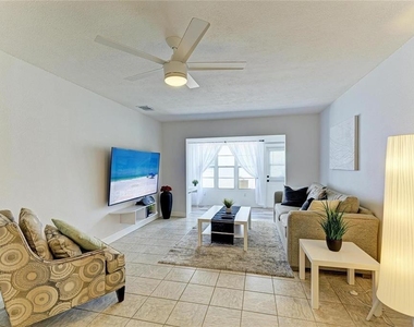 9810 Dorado Avenue - Photo Thumbnail 3