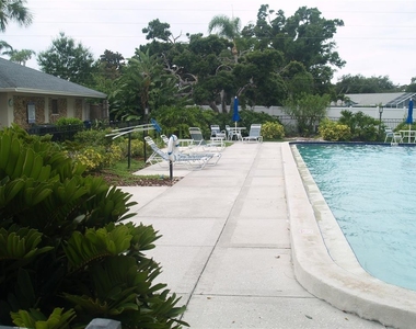 7461 W Country Club Drive N - Photo Thumbnail 2