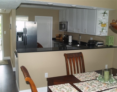 7461 W Country Club Drive N - Photo Thumbnail 11
