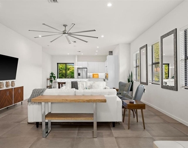 5351 Moeller Avenue - Photo Thumbnail 4
