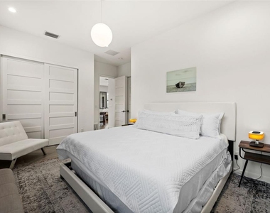 5351 Moeller Avenue - Photo Thumbnail 13