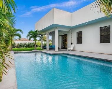 5351 Moeller Avenue - Photo Thumbnail 1