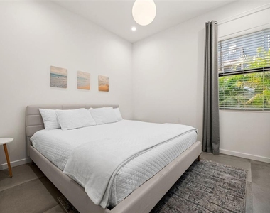 5351 Moeller Avenue - Photo Thumbnail 16