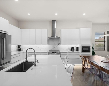 5351 Moeller Avenue - Photo Thumbnail 11