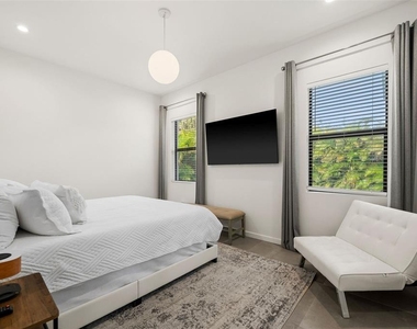 5351 Moeller Avenue - Photo Thumbnail 12
