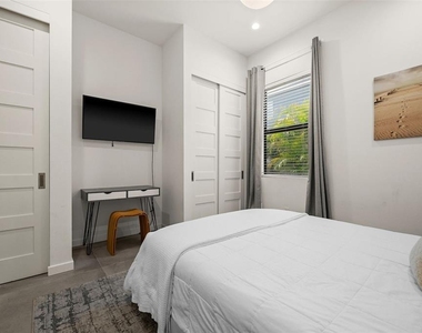 5351 Moeller Avenue - Photo Thumbnail 21