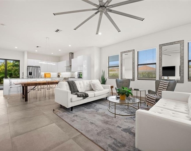 5351 Moeller Avenue - Photo Thumbnail 3