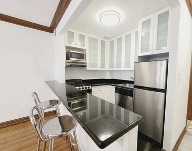  East 36th Street - Photo Thumbnail 5