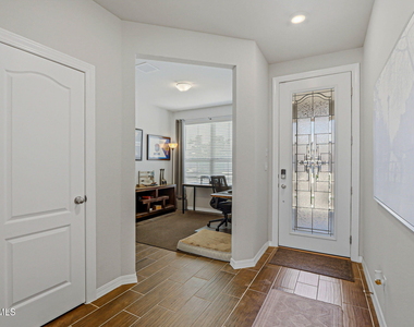 13852 Paseo De La Luna Avenue - Photo Thumbnail 5
