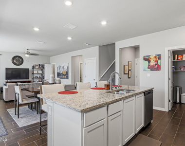 13852 Paseo De La Luna Avenue - Photo Thumbnail 14