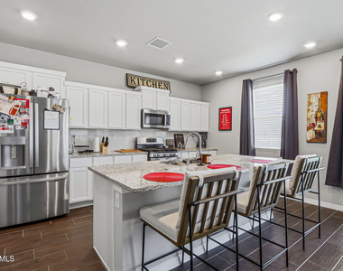 13852 Paseo De La Luna Avenue - Photo Thumbnail 16