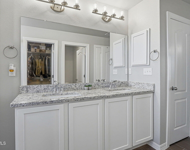 13852 Paseo De La Luna Avenue - Photo Thumbnail 38