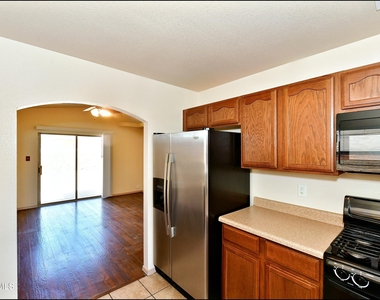 11613 Ochre Bluff Lane - Photo Thumbnail 16