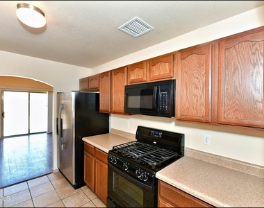 11613 Ochre Bluff Lane - Photo Thumbnail 14