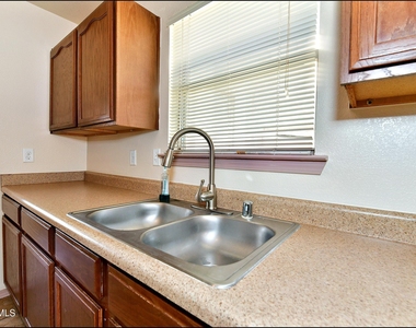 11613 Ochre Bluff Lane - Photo Thumbnail 12
