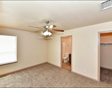 11613 Ochre Bluff Lane - Photo Thumbnail 21