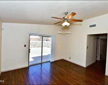 11613 Ochre Bluff Lane - Photo Thumbnail 9
