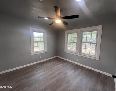 8405 Pinon Street - Photo Thumbnail 9