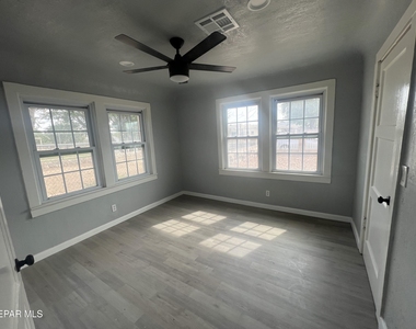 8405 Pinon Street - Photo Thumbnail 12