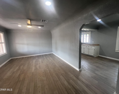 8405 Pinon Street - Photo Thumbnail 3