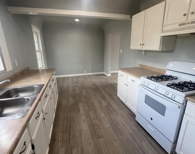 8405 Pinon Street - Photo Thumbnail 5