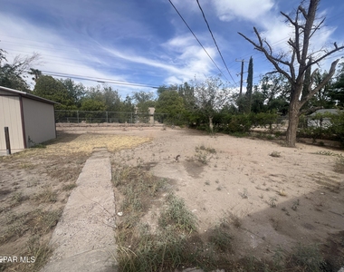 8405 Pinon Street - Photo Thumbnail 18