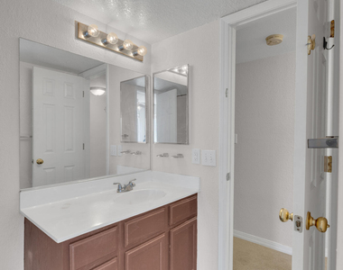 11330 Loma Del Sol Drive - Photo Thumbnail 16