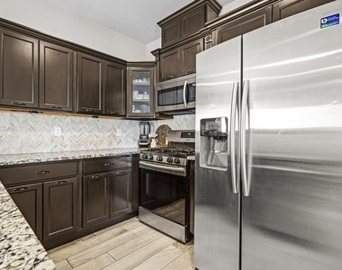 908 Tolworth Street - Photo Thumbnail 11