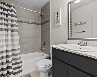13920 Loreina Luz Avenue - Photo Thumbnail 25