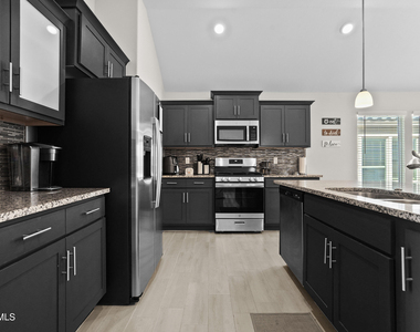 13920 Loreina Luz Avenue - Photo Thumbnail 17
