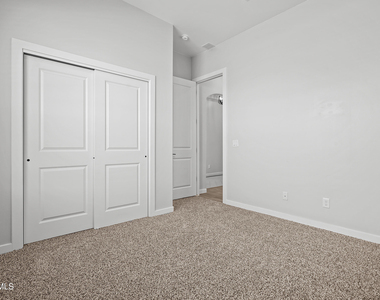 13992 Margaret Ponce Avenue - Photo Thumbnail 7