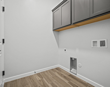 13992 Margaret Ponce Avenue - Photo Thumbnail 11