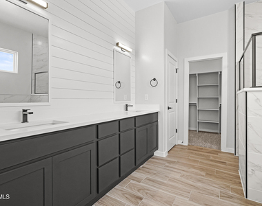 13992 Margaret Ponce Avenue - Photo Thumbnail 18