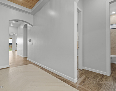 13992 Margaret Ponce Avenue - Photo Thumbnail 5