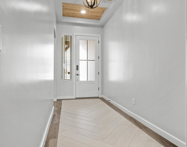 13992 Margaret Ponce Avenue - Photo Thumbnail 4
