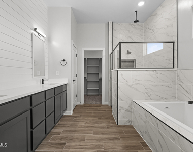 13992 Margaret Ponce Avenue - Photo Thumbnail 17