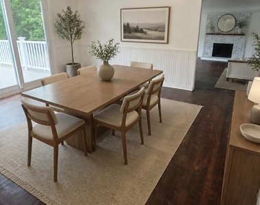 101 Wadsworth Lane - Photo Thumbnail 2