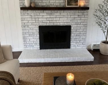 101 Wadsworth Lane - Photo Thumbnail 1
