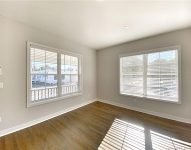 4 Berkeley Street - Photo Thumbnail 1